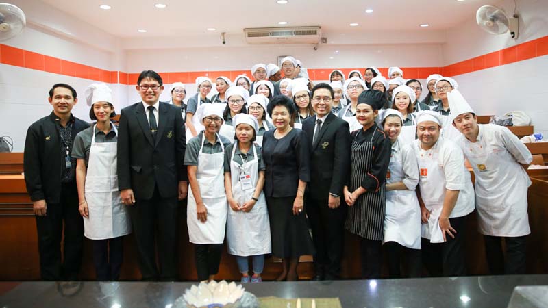 สาธิตอาหารและขนมไทยโครงการแลกเปลี่ยนเยาวชนไทย-เวียดนาม ครั้งที่9 ประจำปี60